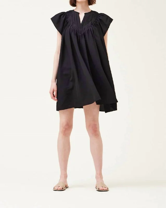 Fashion-Forward Summer Mini Dress In Black