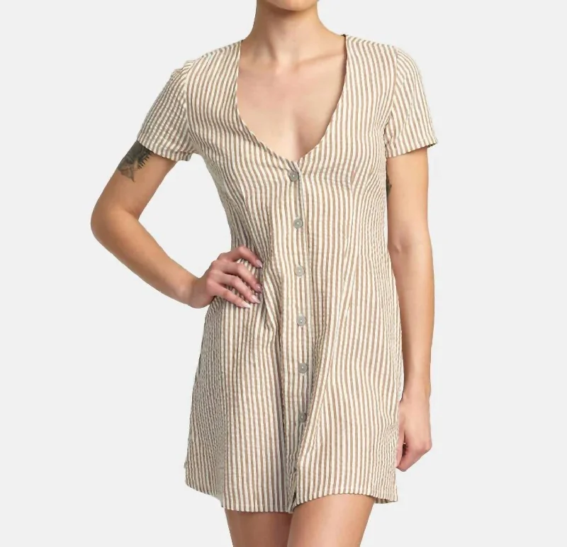 Chic Outfits Understated Mini Dress In Brown,white