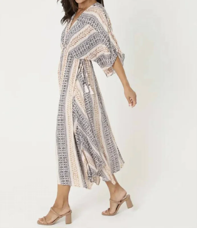 Day-To-Night Styles Maxi Dress With V Neck In Print In Cream, Black And Brown