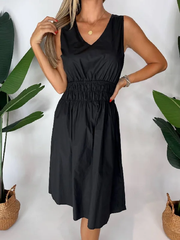 Limited Styles Ruched Midi Dress In Black