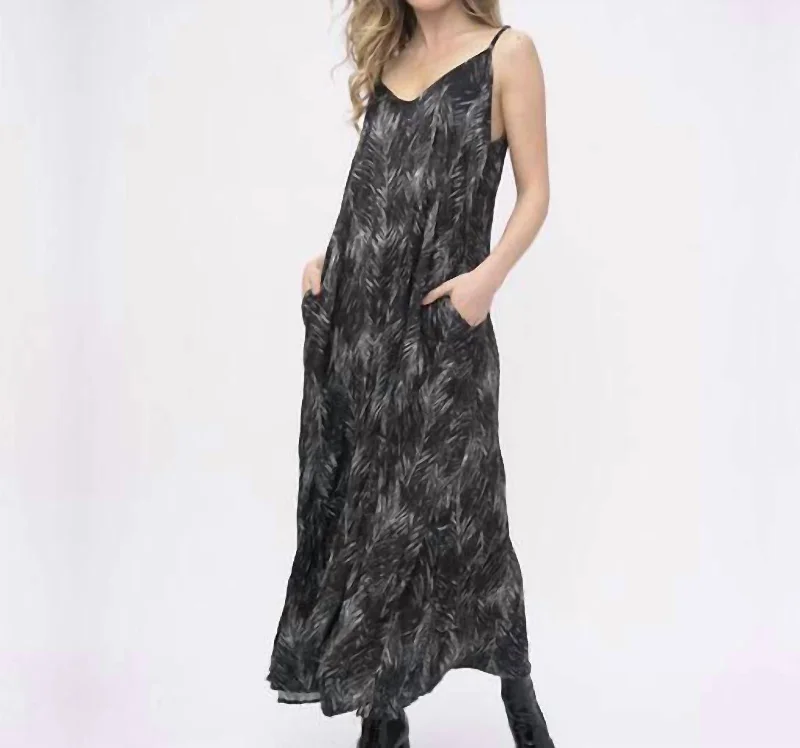 Early Access To Art Deco Styles Sale Ruffle Leaf Print Maxi Dress In Black & White