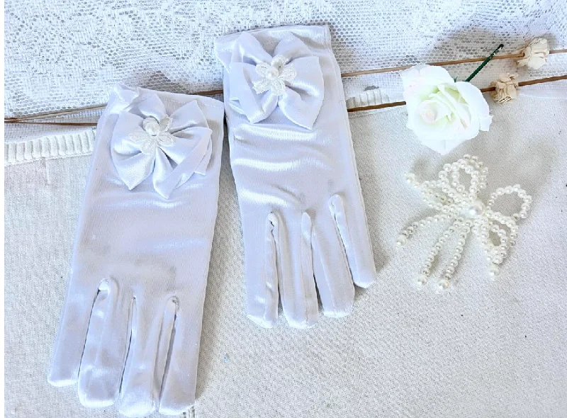 Discounts On Casual Weekend Styles Satin White Gloves