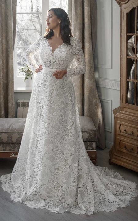 Elegant Style Vintage Sheer Lace V-neck Long Sleeve Plus Size Wedding Dress with Sweep Train