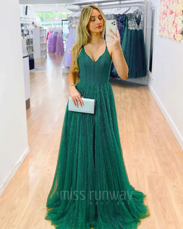 Update With Cottagecore Styles Masha Tulle Glitter Gown - Emerald Green